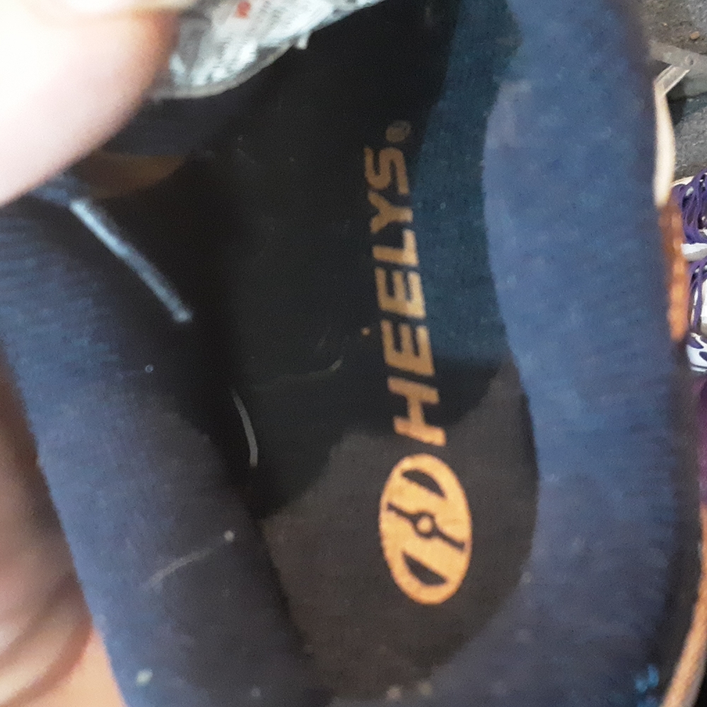 Shoes - Picture 4 of 5